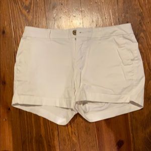 Old Navy white 3” women’s shorts